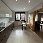 Family Friendly Flat Steps From The Zoo Апартаменты *