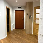 Апартаменты Family Friendly Flat Steps From The Zoo *