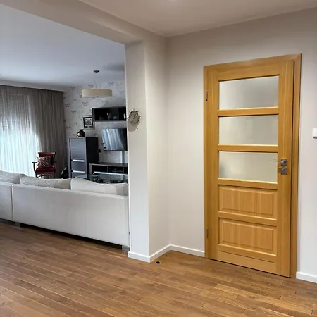 Family Friendly Flat Steps From The Zoo Lejlighed Wrocław