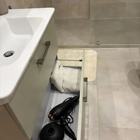 Family Friendly Flat Steps From The Zoo * Breslau