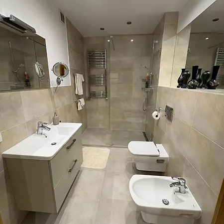 Family Friendly Flat Steps From The Zoo Wrocław