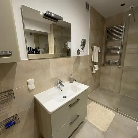 Family Friendly Flat Steps From The Zoo Wrocław