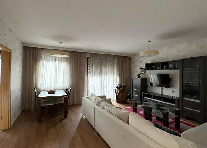 Family Friendly Flat Steps From The Zoo Апартаменты *