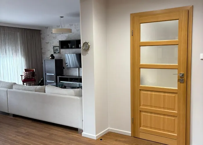 Family Friendly Flat Steps From The Zoo Апартаменты Вроцлав