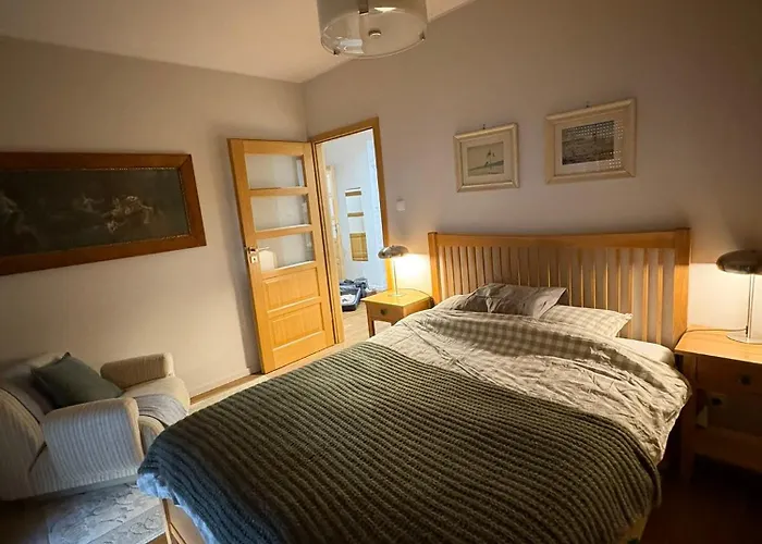 Апартаменты Family Friendly Flat Steps From The Zoo Вроцлав