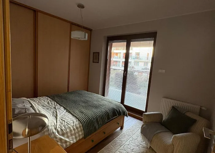 Family Friendly Flat Steps From The Zoo *