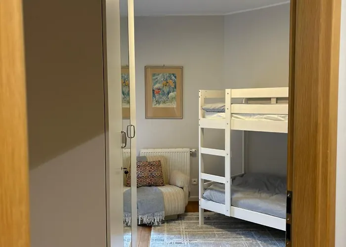 Family Friendly Flat Steps From The Zoo *