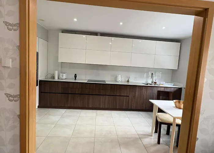 Family Friendly Flat Steps From The Zoo Апартаменты Вроцлав